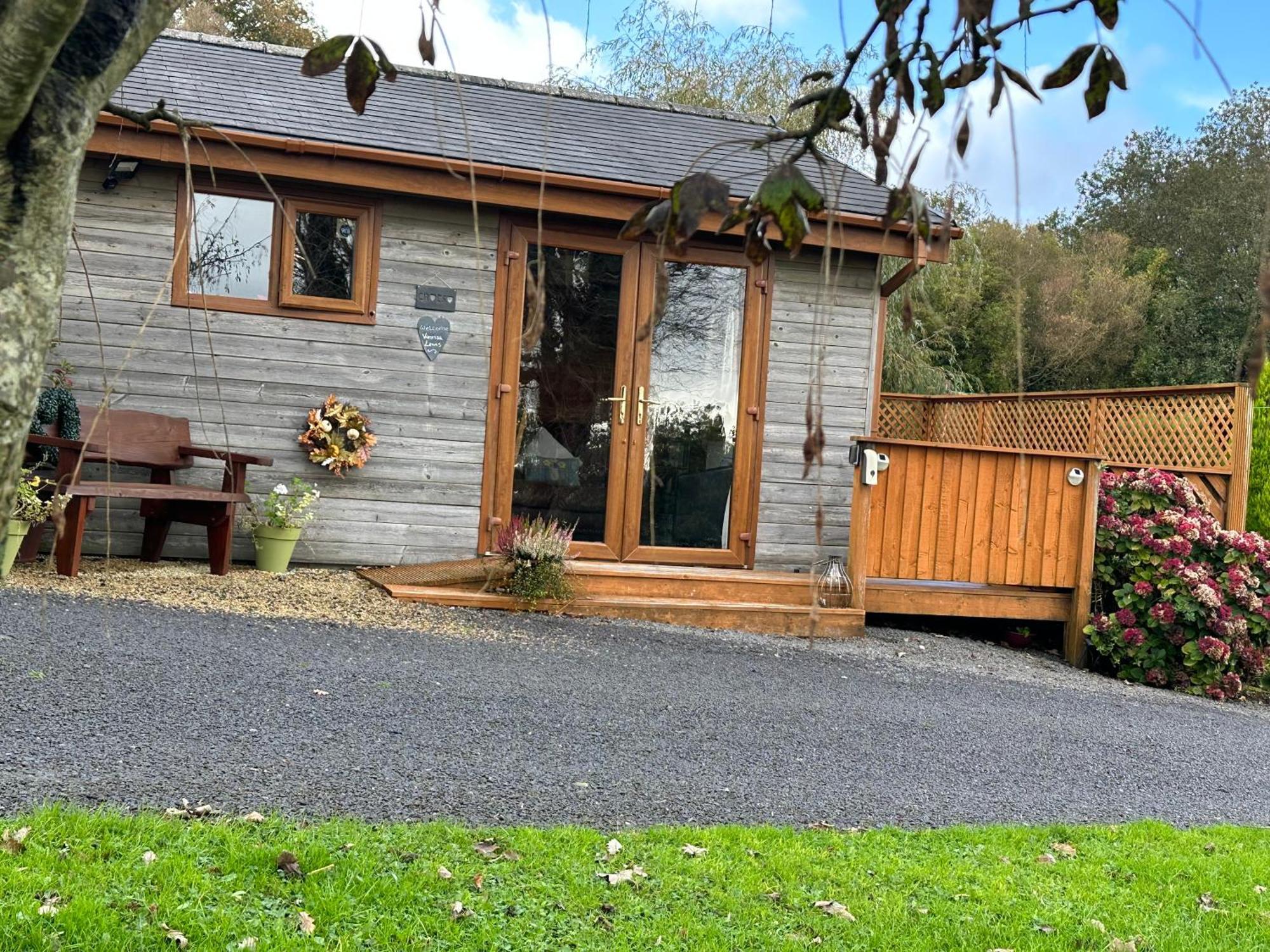 Swansea Log Cabin Pontardawe 외부 사진